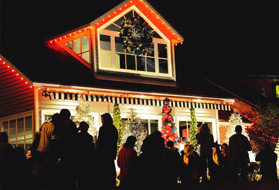 Newport Beach Boat Parade 2018 Cruise Times Pricing Along With Holiday Party And Private Al Information During The Newport Beach Boat Parade Our Website Also Has About Public